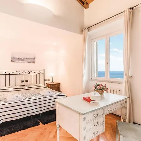 Holiday Casa Vip 01 *